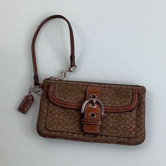 Coach Signature patter leather trim wristlet size 7.5 X 4 - Picture 13 of 13